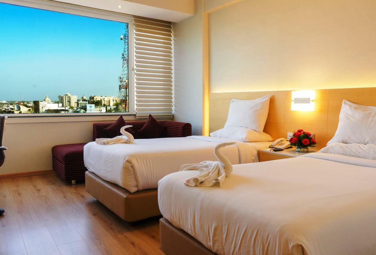 فندق جيميني كونتيننتال لاكناو المظهر الخارجي الصورة
